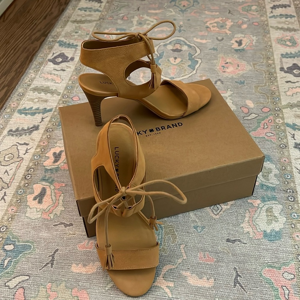 Lucky Brand Uzelia High Heel Sandal in Glazed Cotia